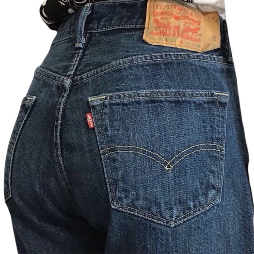Levi’s 501 Button Fly Jeans Dark Wash Size 32 X 30 Unisex
